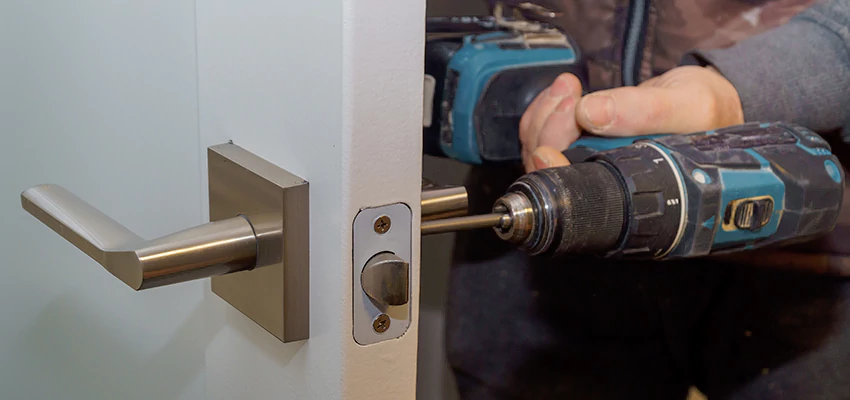 Broken Door Handle Lock Repair in Chicago Heights, Illinois